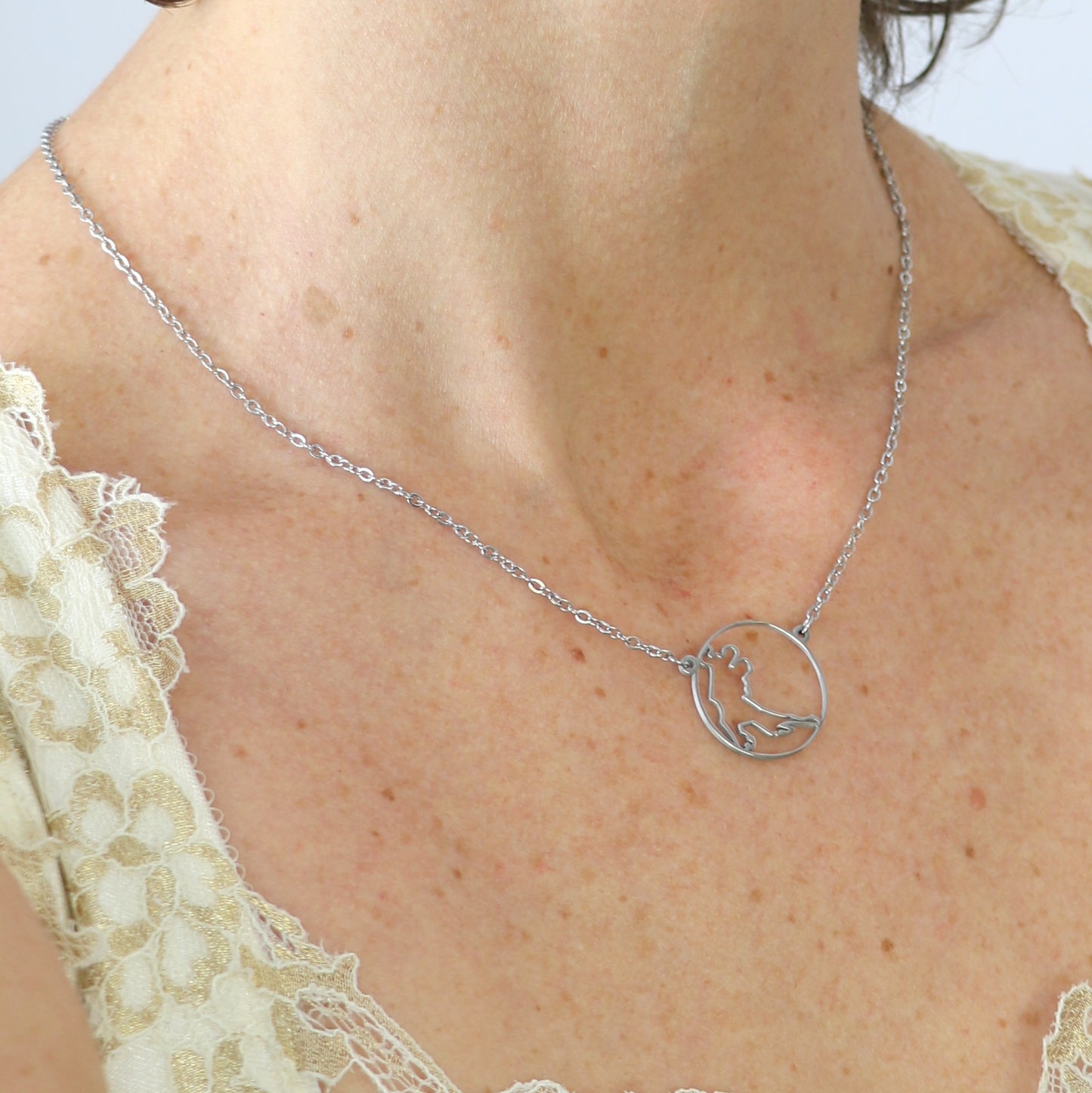 Tango dancers silhouette medallion necklace figure1 small format - silver