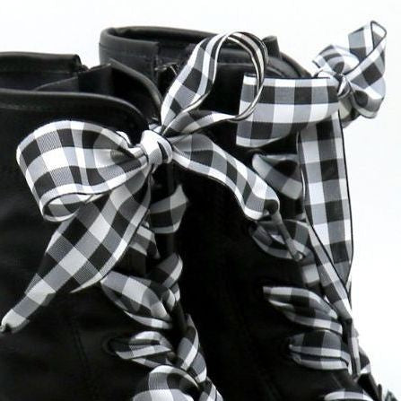 Lacets damier noir et blanc