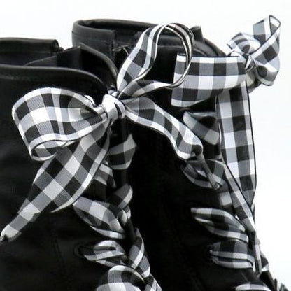 Lacets damier noir et blanc