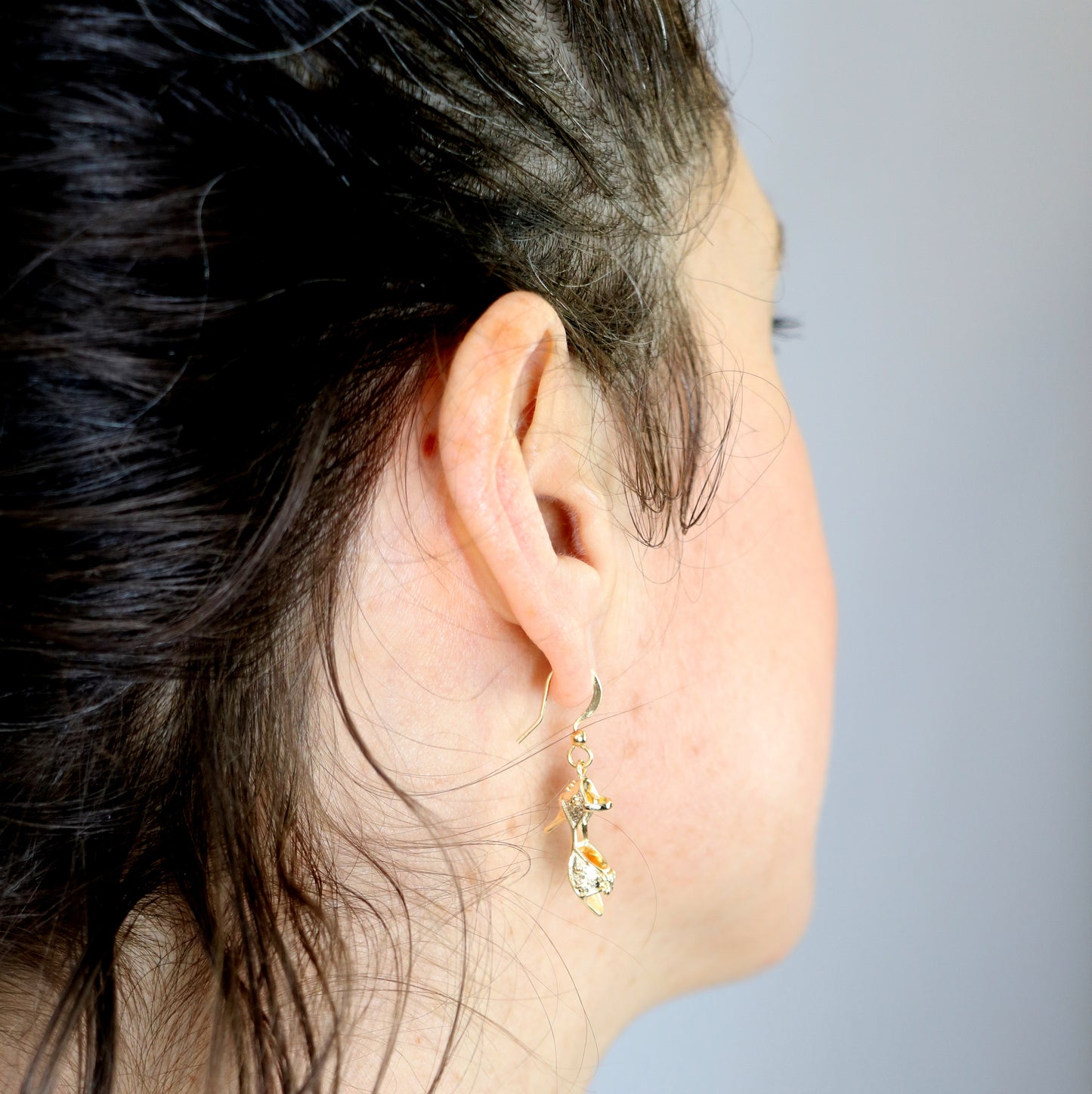 Heeled shoe earrings - gold