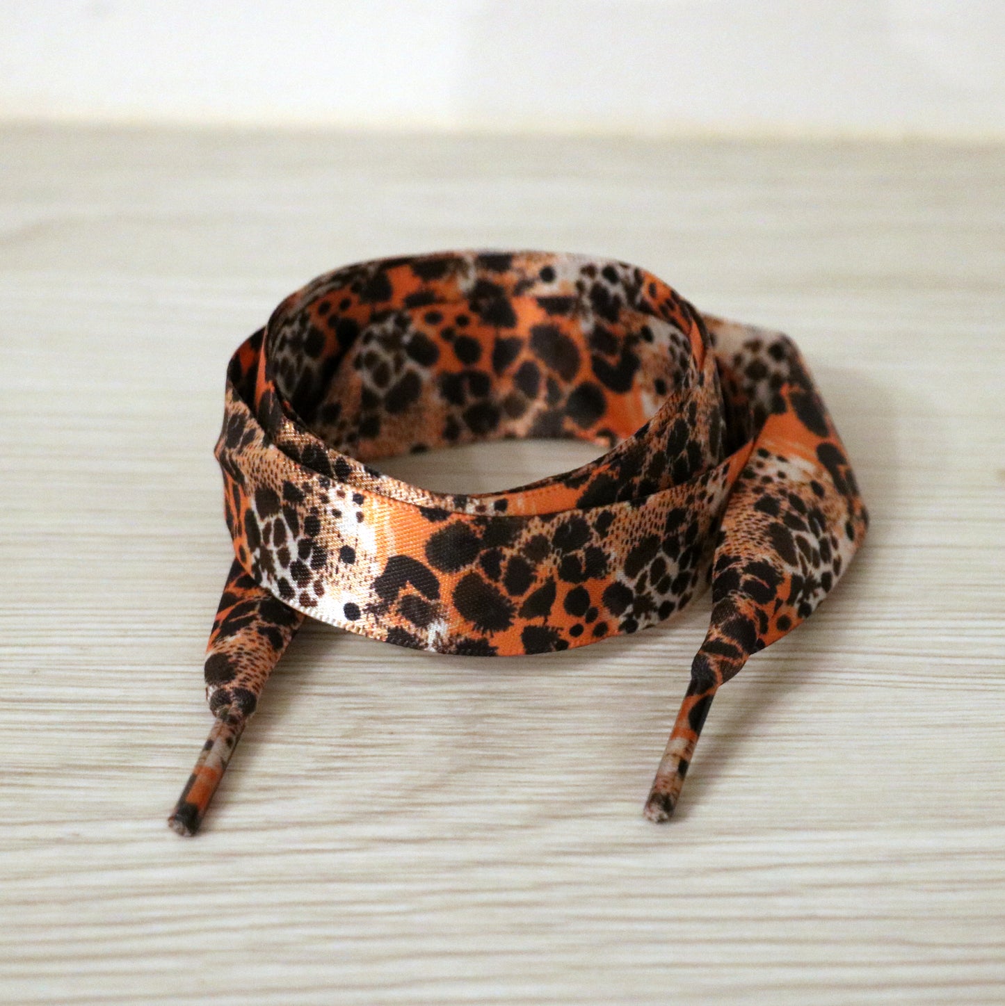 Lacets en tissu motif léopard